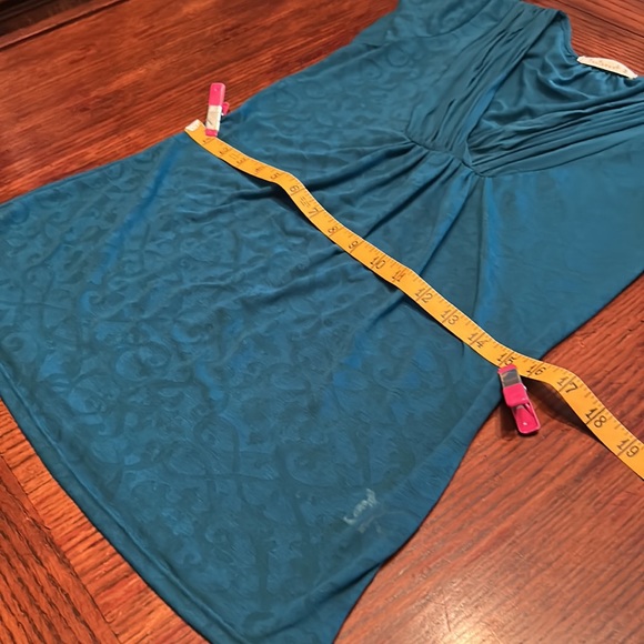 Beautiful Teal Blouse. Size M - Picture 12 of 12